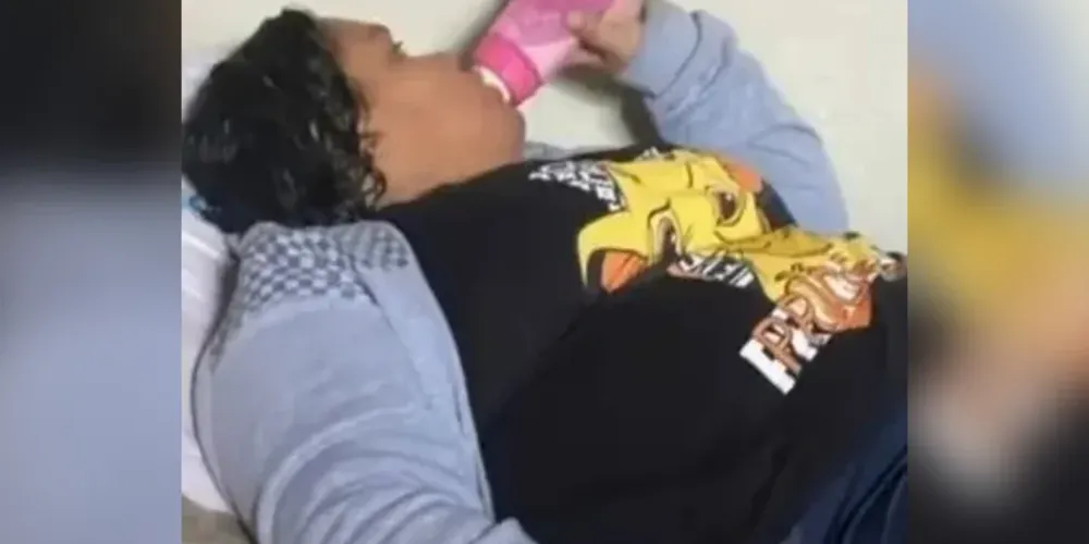Amanda foi presa em flagrante no início desta semana, após a polícia descobrir que ela vivia sob uma identidade falsa