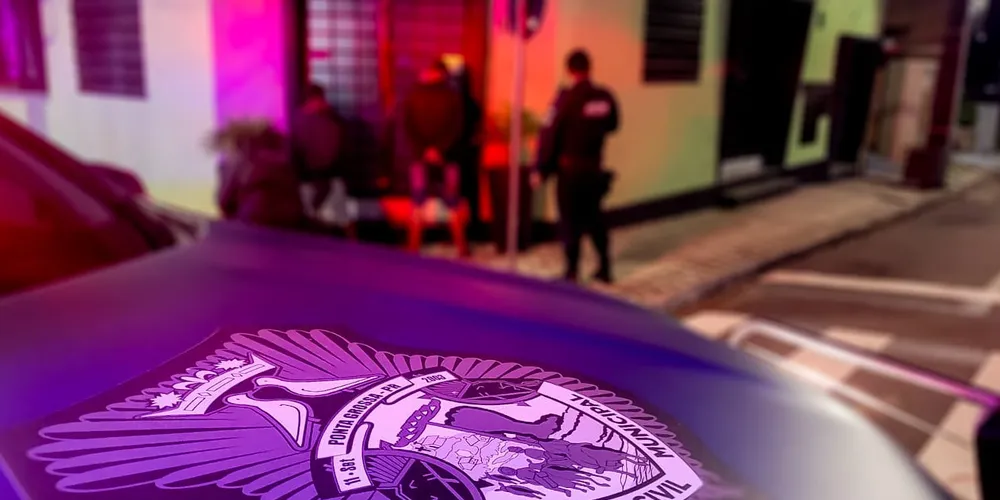 No total, cerca de 105 pessoas foram revistadas e consultadas nos sistemas policiais