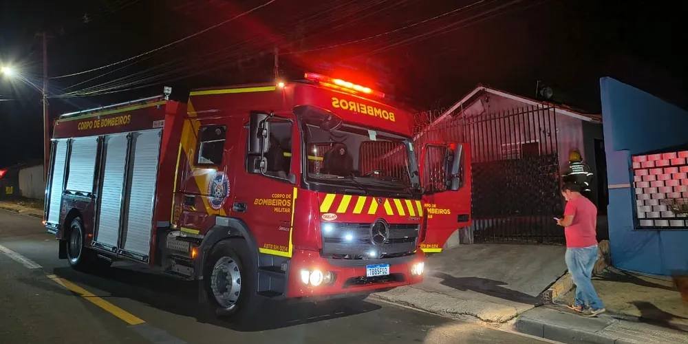 O incidente, que causou susto nos moradores, foi registrado na noite deste sábado (6)
