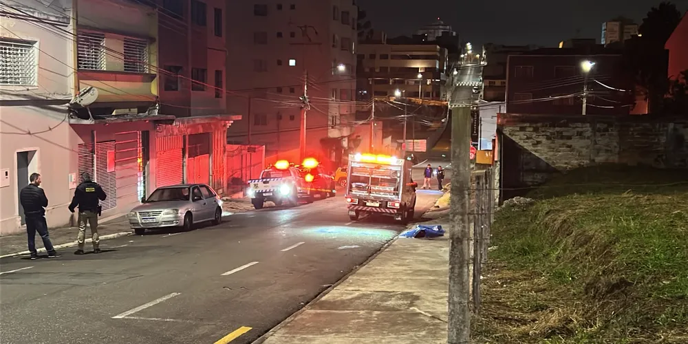 Equipes do Samu e da Polícia Cientifica estiveram no local