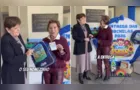 Prefeita Elizabeth acompanha entrega de mochilas em CMEI de Ponta Grossa