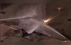 Avião da Seleção Brasileira recebe 'batismo' antes de viagem aos EUA