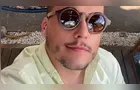 Ator é encontrado morto em quarto de motel com dois homens
