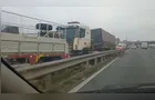 Acidente com caminhão deixa trânsito lento na BR-376 em PG