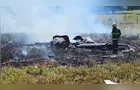 Avião de pequeno porte cai e pega fogo em fazenda de Goiás