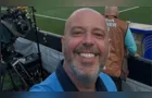 Após susto ao vivo, Alex Escobar tranquiliza fãs nas redes sociais