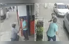 Briga entre dois homens no Centro de Cerro Azul viraliza nas redes