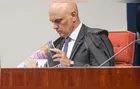 Moraes dá 24 horas para Bolsonaro explicar arma apreendida em blitz