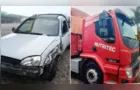 Motorista fica ferido após colisão entre caminhão e picape em Arapoti