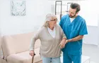 Trabalhe como cuidador de idosos em Ponta Grossa; confira as vagas desta segunda