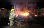 Casa pega fogo após morador dormir com cigarro aceso em Ponta Grossa