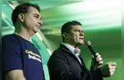 Ao lado de Flávio Bolsonaro, Moro lança pré-candidatura no Paraná