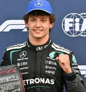 Kimi Antonelli, piloto da Mercedes