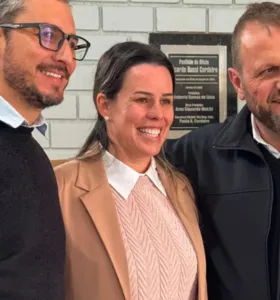 Douglas Modesto, Marília de Camargo Cruz e Rogério Carboni estiveram reunidos