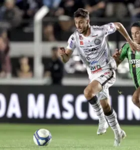 Vinícius Diniz vai a campo como titular do Operário