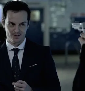 Andrew Scott interpretou o Professor Moriarty na série Sherlock