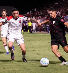 O Athletico-PR encara o Flamengo no domingo pelo Brasileirão