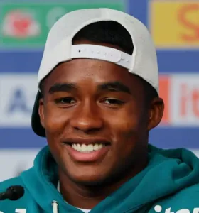 Endrick em entrevista coletiva