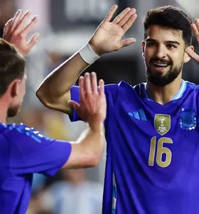 Flaco López em ação pela Seleção Argentina