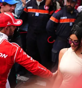 Lewis Hamilton e Kim Kardashian no GP de Mônaco de 2026