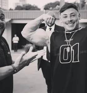 Stronda disse que acha que se tivesse feito menos brincadeiras com Ganley sobre ser bodybuilding, o fisiculturista teria se "empolgado" menos
