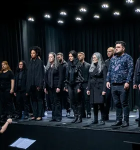 Sob a regência de Giulia Leal, o programa propõe um panorama diversificado do canto coral no Brasil