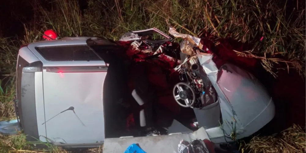 O policial dirigia um Volkswagen Parati quando bateu violentamente contra um Ford Fusion, onde estava uma família