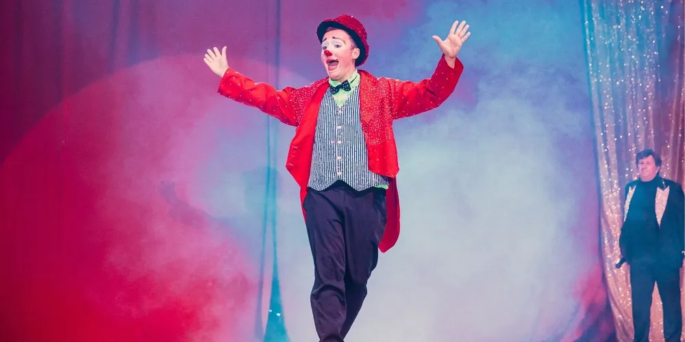 O show contará com iluminação adaptada