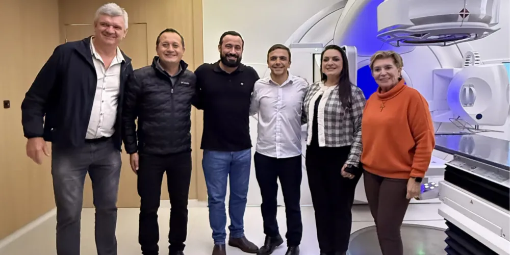 Juca Sloboda, Mario Cezar, Henrique Carneiro, Aliel Machado, Elisangela Pedroso e Elizabeth Schmidt acompanharam a inauguração do Centro de Radioterapia