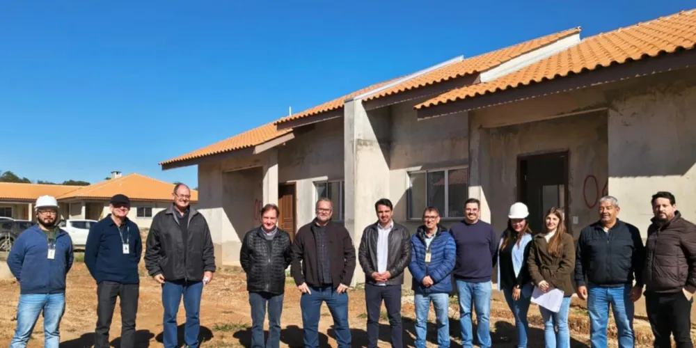 Emiliano e equipes da Prefeitura de Irati visitaram as obras nessa quinta-feira (09)