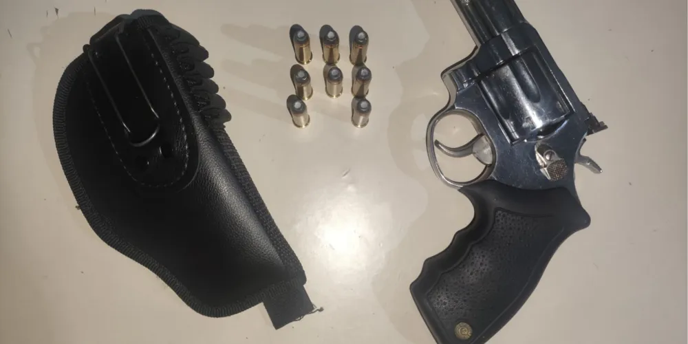 Ao todo, foram apreendidas oito munições calibre .357 Magnum