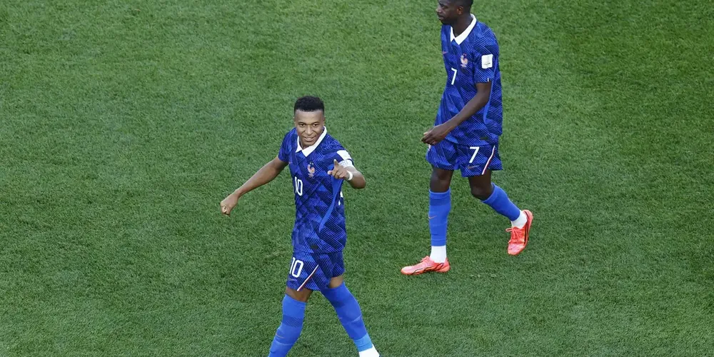 Ao se classificar para a próxima fase, a atual geração francesa se tornou apenas a quinta na história a alcançar três semifinais de forma consecutiva