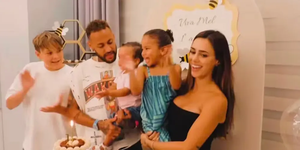 Em um novo vídeo publicado em seu canal no YouTube, a influenciadora mostrou detalhes dos dias vividos nos Estados Unidos