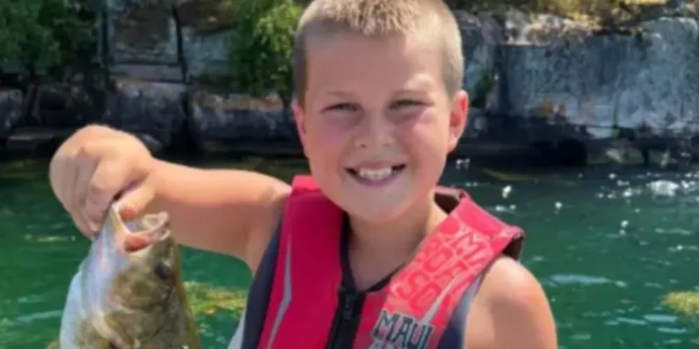 Brodie Terry, a criança que foi atacada e teve a mão arrancada por jacaré