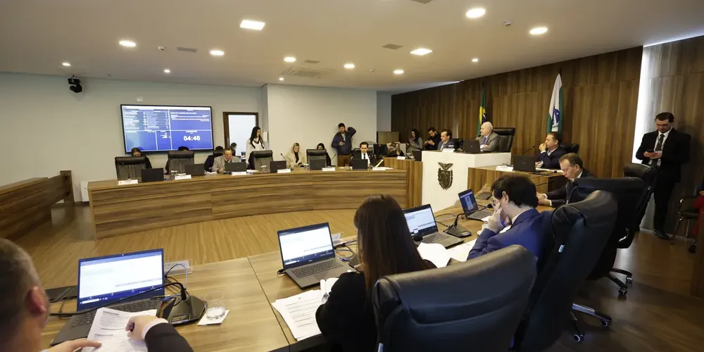 Reunião ocorreu no início da tarde desta terça-feira (7), no Auditório Legislativo
