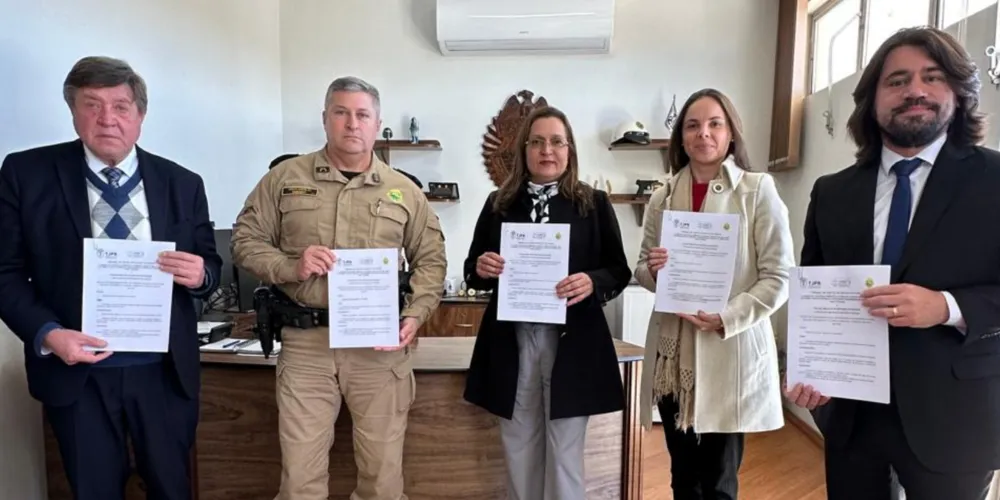 O projeto é coordenado pelo Tenente-Coronel Sérgio do Prado Nabozny, comandante do 1º BPM, e pela Juíza de Direito Alessandra Pimentel