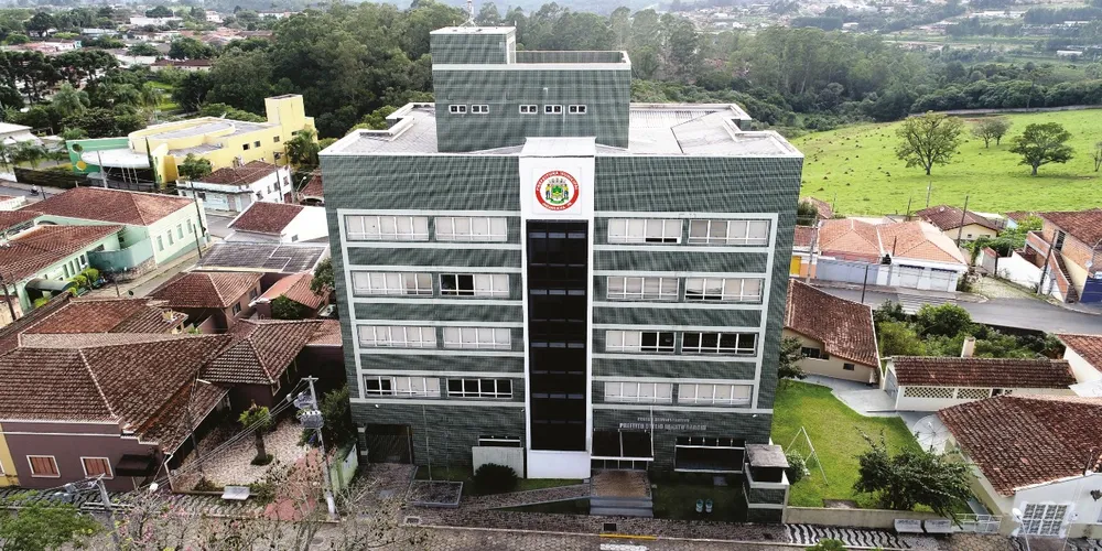 Prefeitura de Jaguariaíva, na Praça Isabel Branco, 142 – Cidade Alta