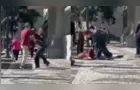 Homem fica desacordado após levar soco durante briga no Centro de Curitiba