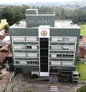 Prefeitura de Jaguariaíva, na Praça Isabel Branco, 142 – Cidade Alta