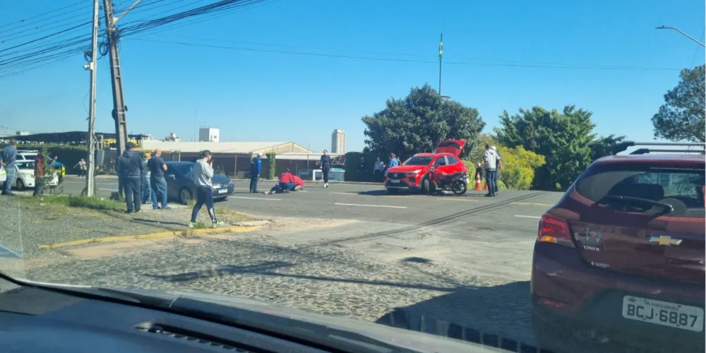 A motociclista apresenta ferimentos moderados