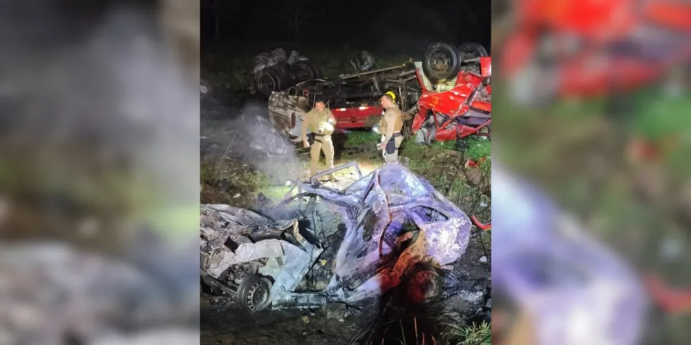 Inicialmente, os bombeiros foram acionados para atender uma ocorrência de incêndio veicular