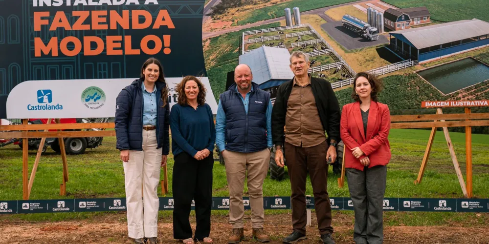 Durante a visita, a professora destacou a impressão positiva sobre o Agroleite e o modelo de integração promovido pelo evento