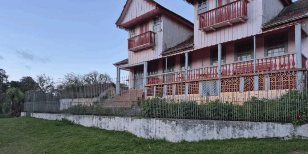 Idoso foi encontrado morto e com o corpo carbonizado dentro da Casa Rosa