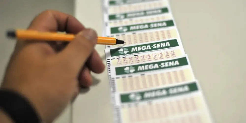 A aposta simples, com seis dezenas, custa R$ 6