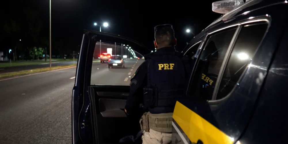 Conforme relato das vítimas, entre seis e sete criminosos participaram da ação