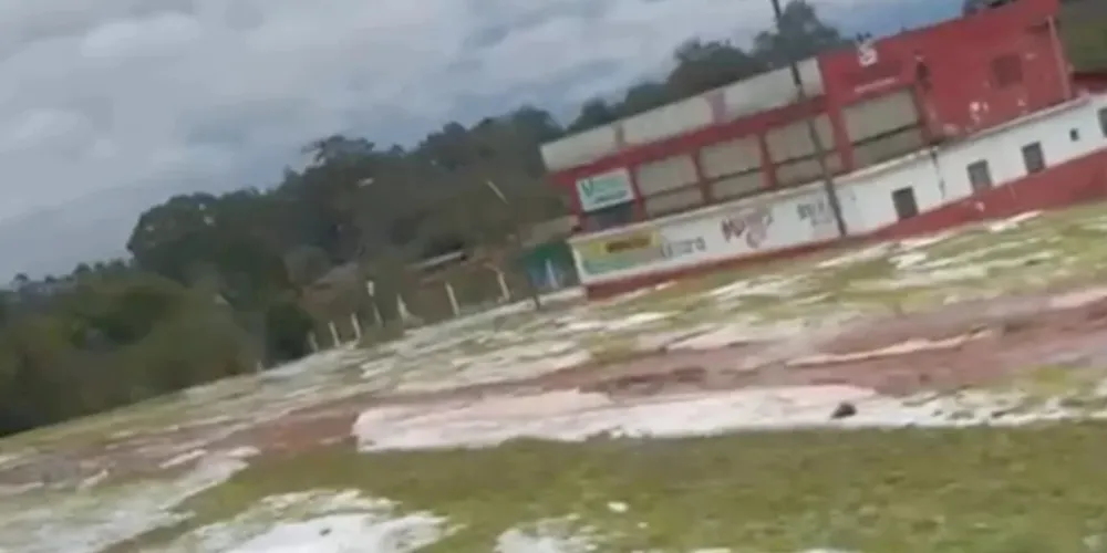 Temporal de granizo destelhou vários imóveis