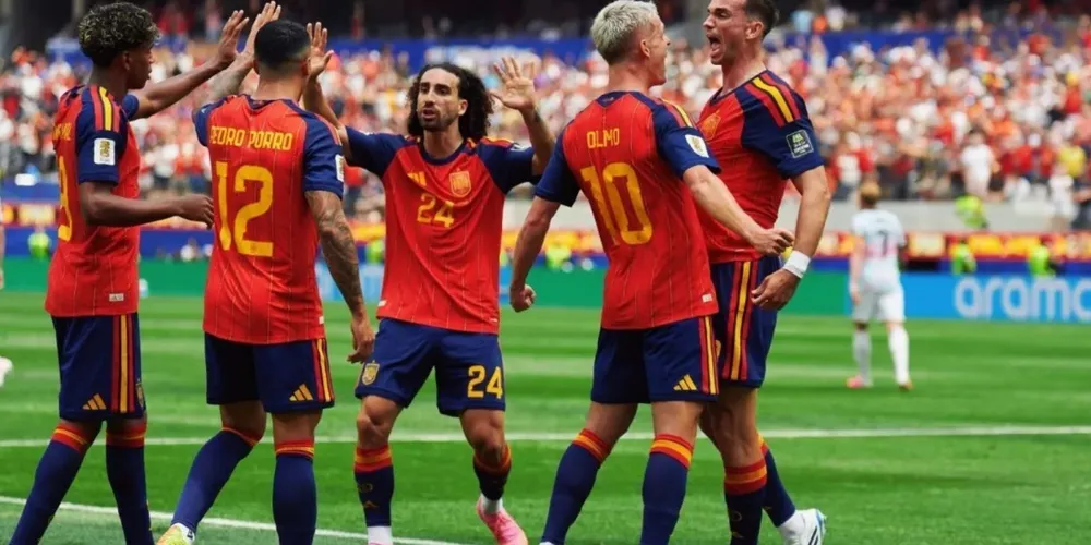 Comemoração após Fabián Ruiz marcar o primeiro gol da Espanha sobre a Bélgica, pelo jogo das quartas de final da Copa do Mundo