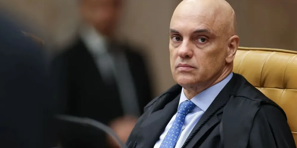 Ministro Alexandre de Moraes durante sessão plenária do STF