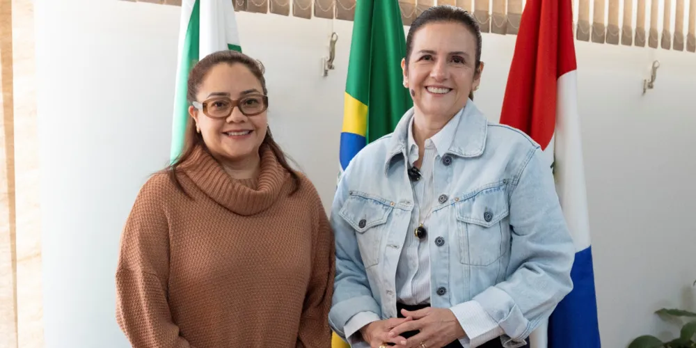 Enfermeira Rô e Rita Araújo no gabinete da Prefeitura Municipal de Telêmaco Borba