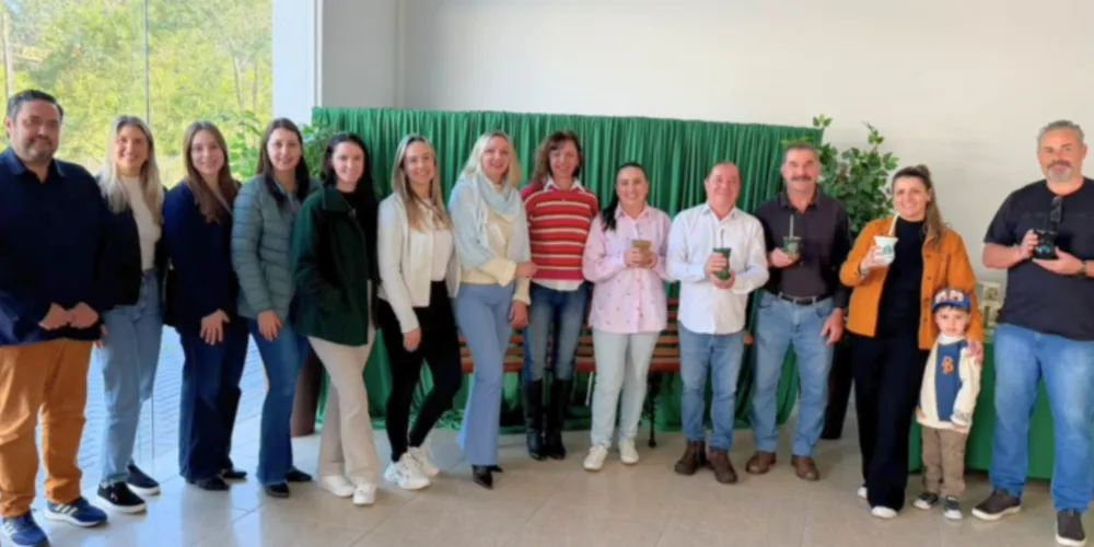 Os premiados foram recebidos pela prefeita Fernanda Sardanha